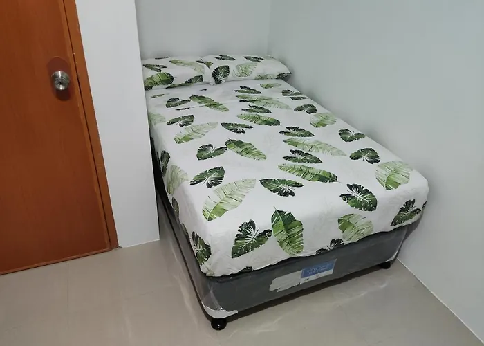Cebu Saver's Деревянный коттедж *